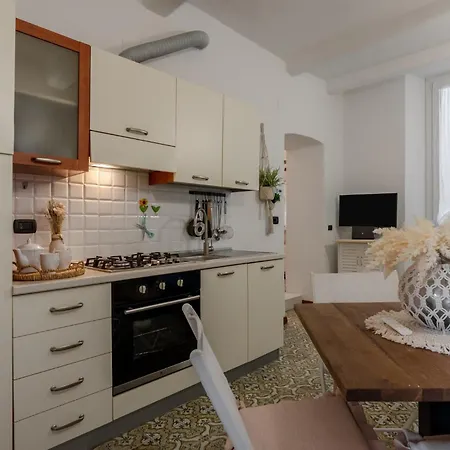 Guesthost - La Casa Sulla Calata Porto Venere